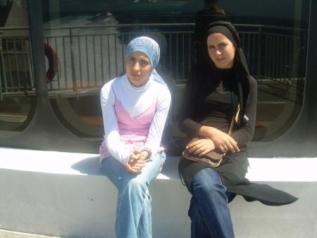 MOI ET HAJIBA MA PTITE SOEUR